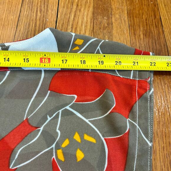 Vintage Campus Casuals Blouse – Red, White & Gray Abstract Floral – 1960s - Picture 15 of 16